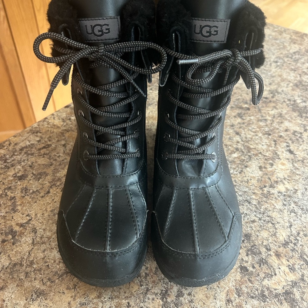 Authentic Ugg women’s Adirondack III boot